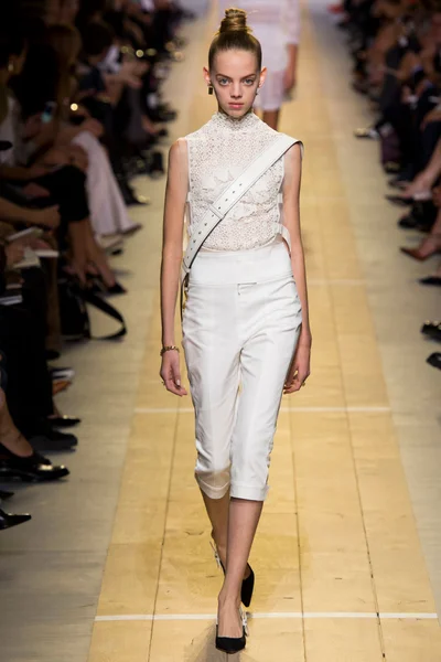 Look 7